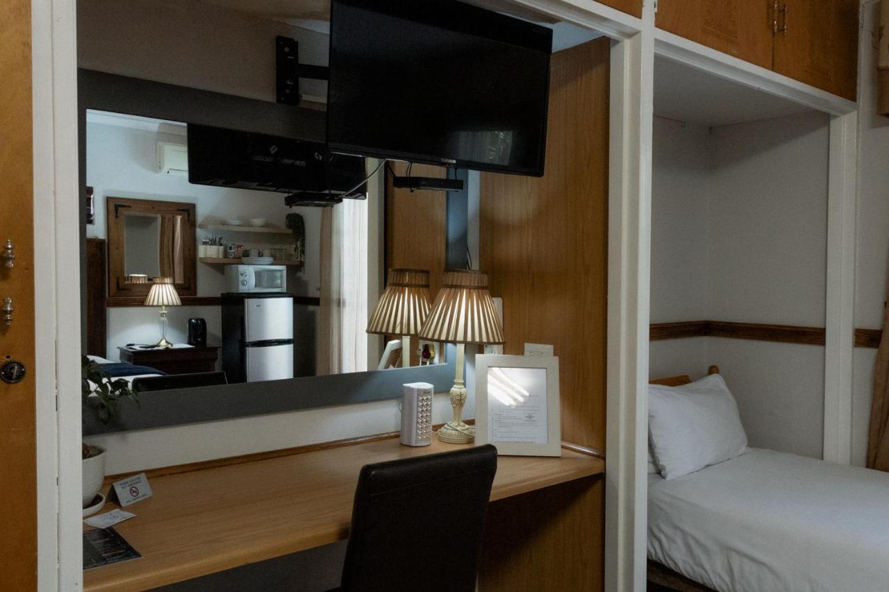 Park Living Guesthouse Bloemfontein Bagian luar foto