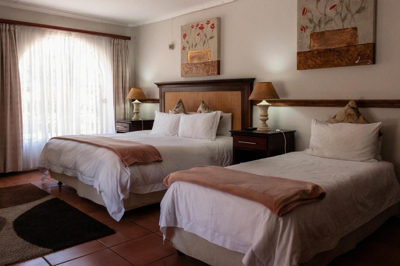 Park Living Guesthouse Bloemfontein Bagian luar foto