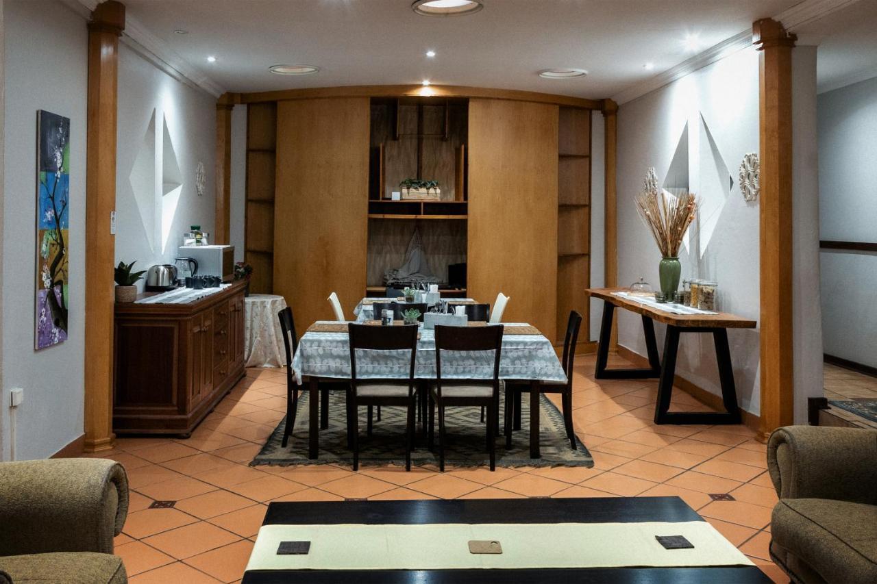 Park Living Guesthouse Bloemfontein Bagian luar foto