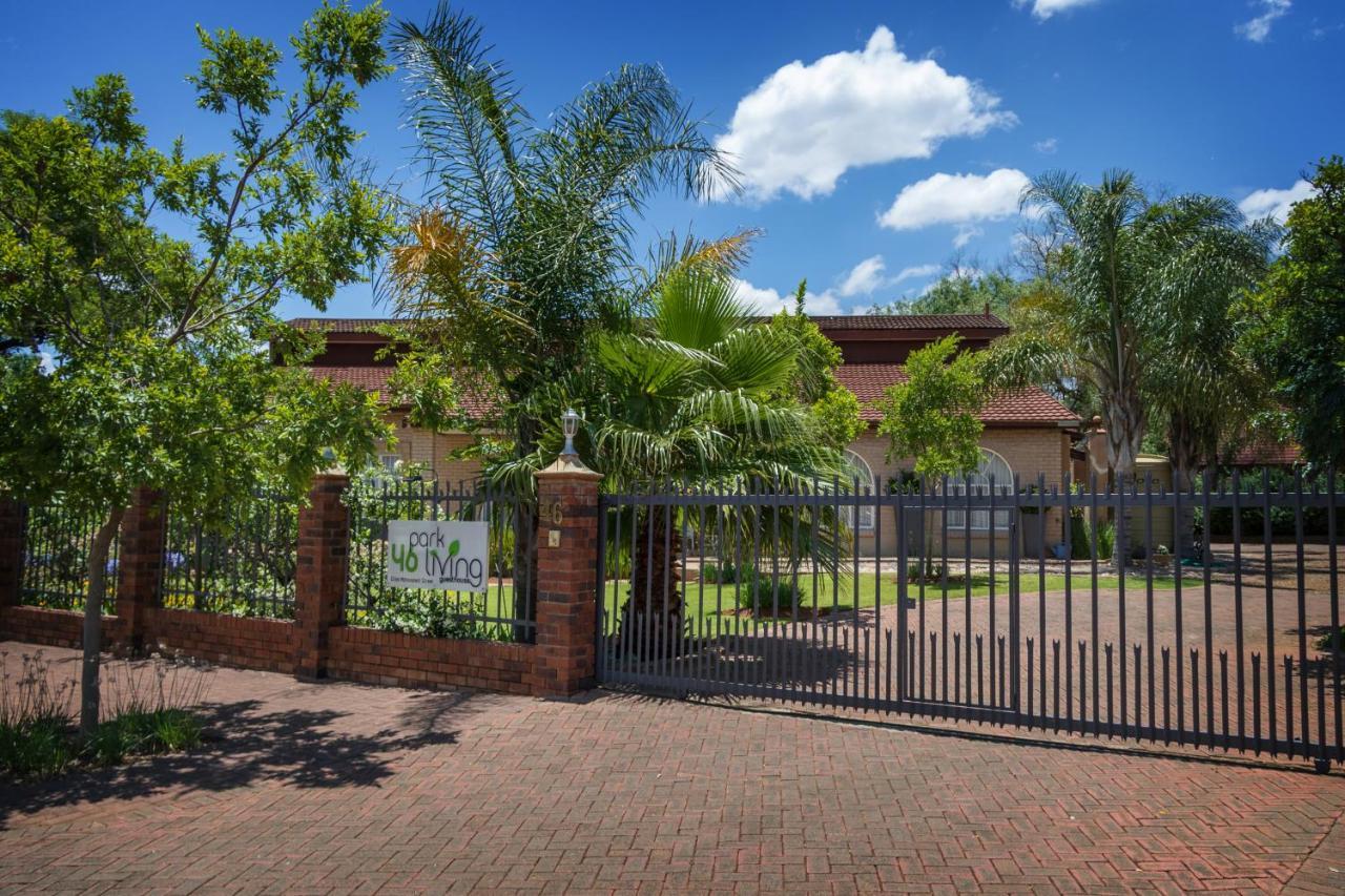 Park Living Guesthouse Bloemfontein Bagian luar foto